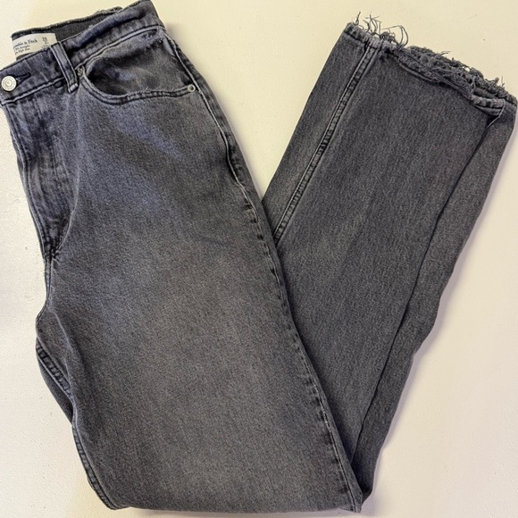 Abercrombie & Fitch The β90s Straight Ultra High-Rise Jeans Size 26 / 2R Curve - Picture 3 of 9